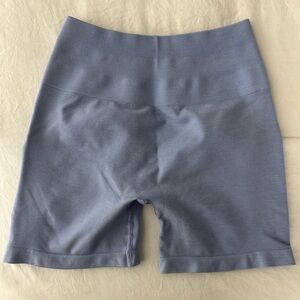 Alphalete amplify women’s shorts size small 4.5 inch inseam digital violet